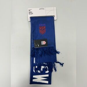 Nike USWNT Local Verbiage Scarf